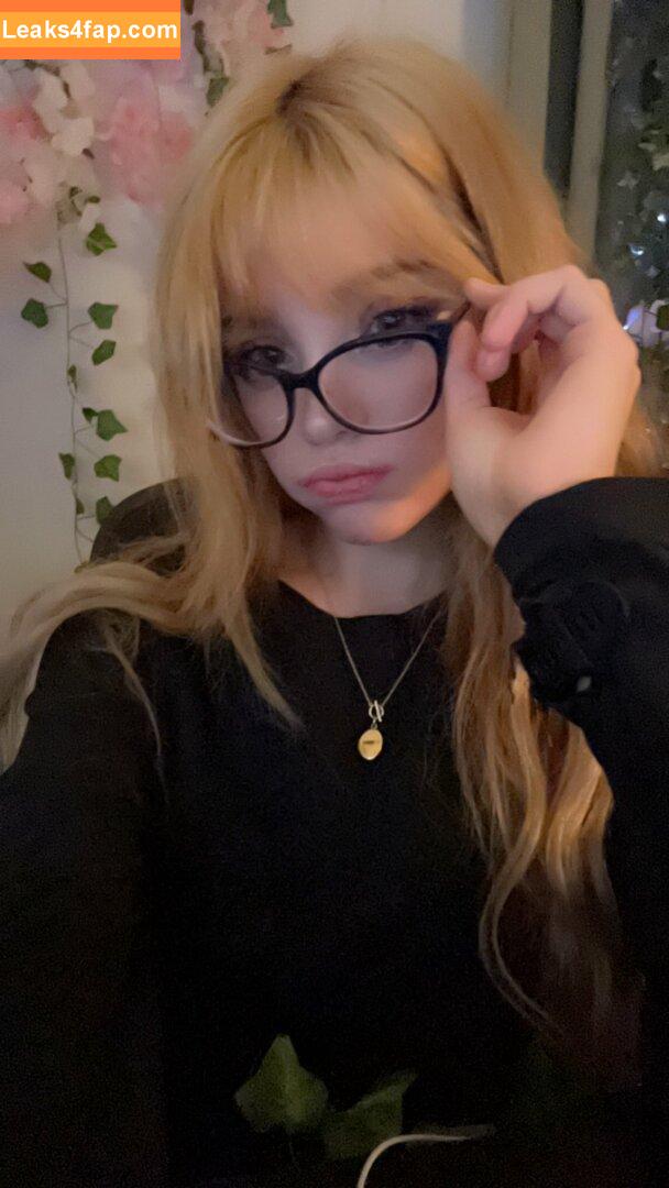 emmyuh / emmybeehz / emmyurr leaked photo photo #0130
