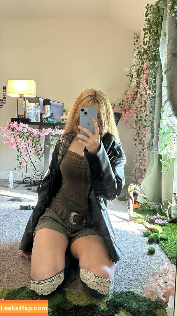 emmyuh / emmybeehz / emmyurr leaked photo photo #0133