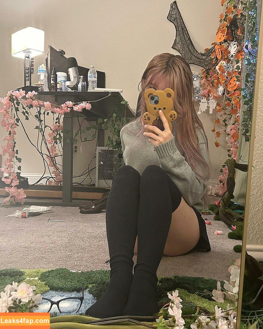 emmyuh / emmybeehz / emmyurr leaked photo photo #0144