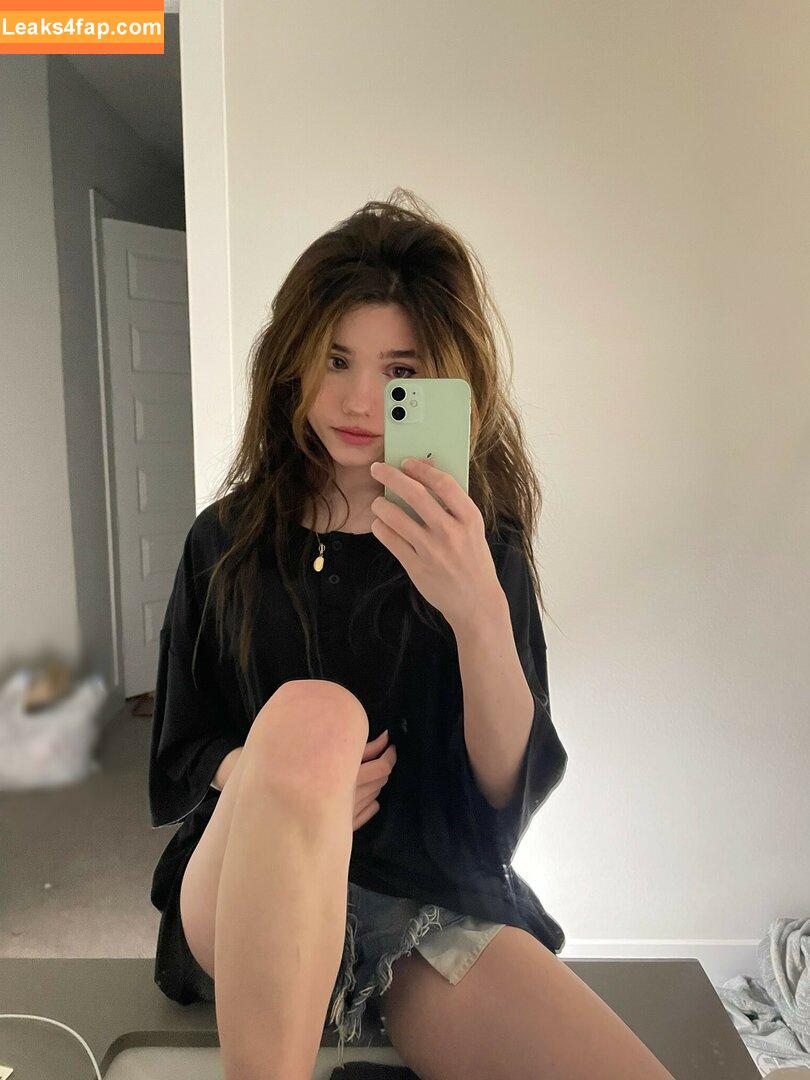 emmyuh / emmybeehz / emmyurr leaked photo photo #0148