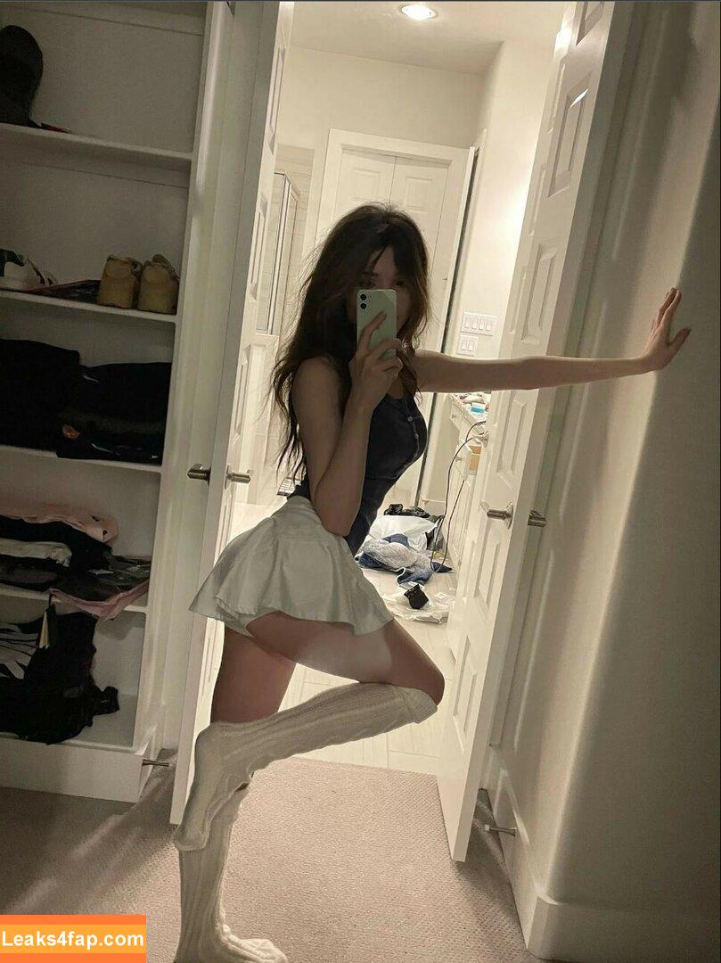 emmyuh / emmybeehz / emmyurr leaked photo photo #0151