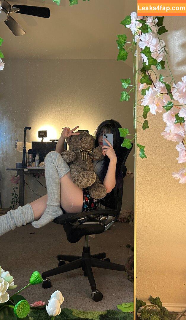 emmyuh / emmybeehz / emmyurr leaked photo photo #0208
