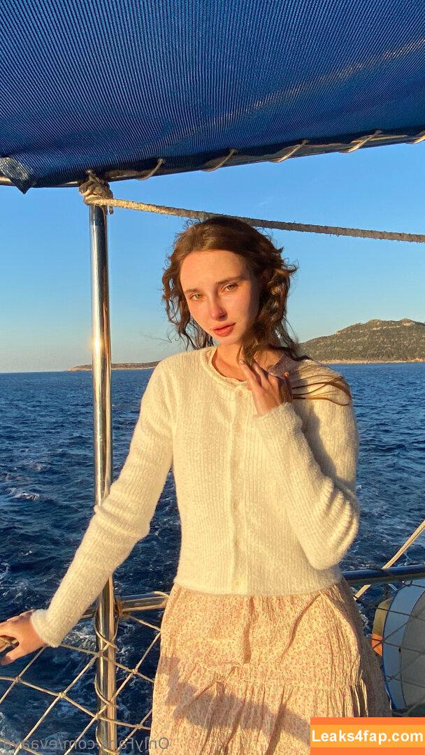 evaava / _evaava_ leaked photo photo #0083