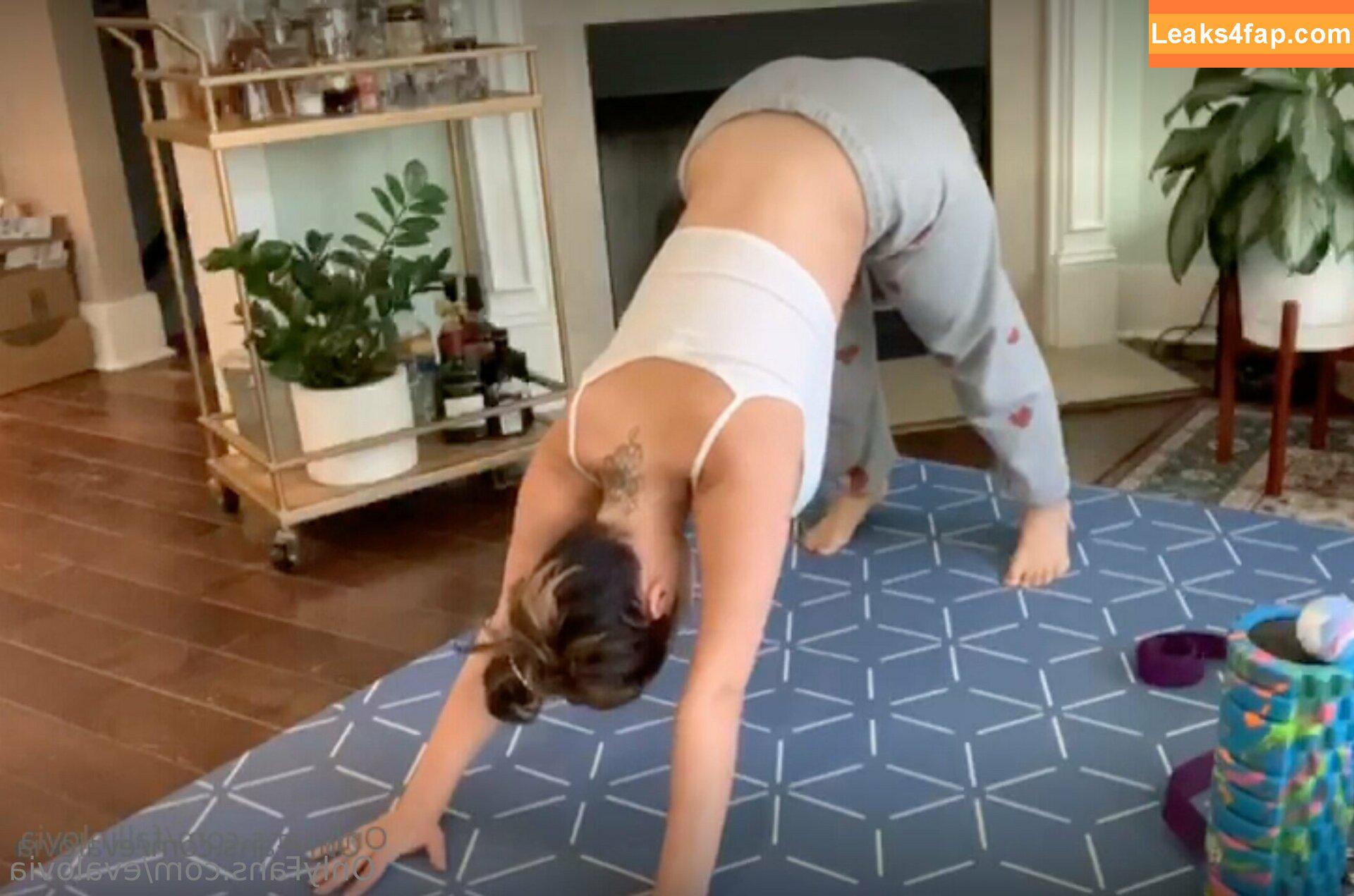 evalovia /  leaked photo photo #0052