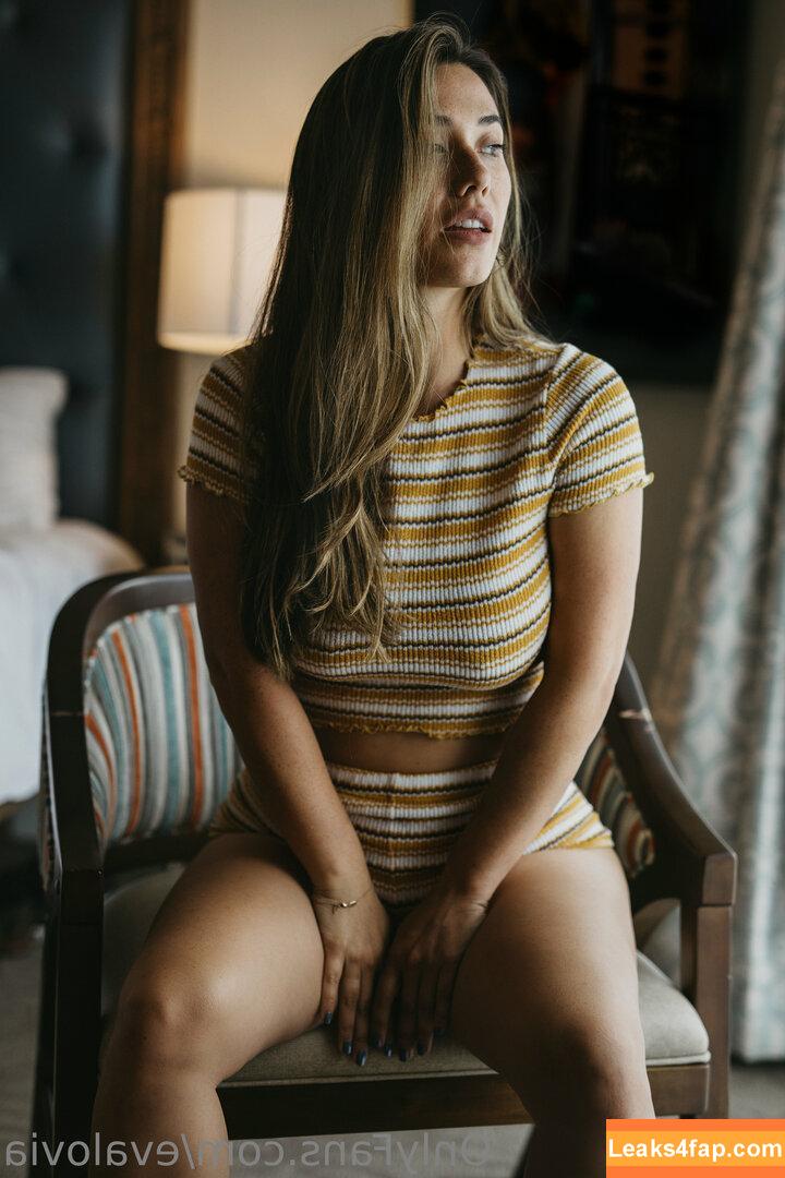 evalovia /  leaked photo photo #0315