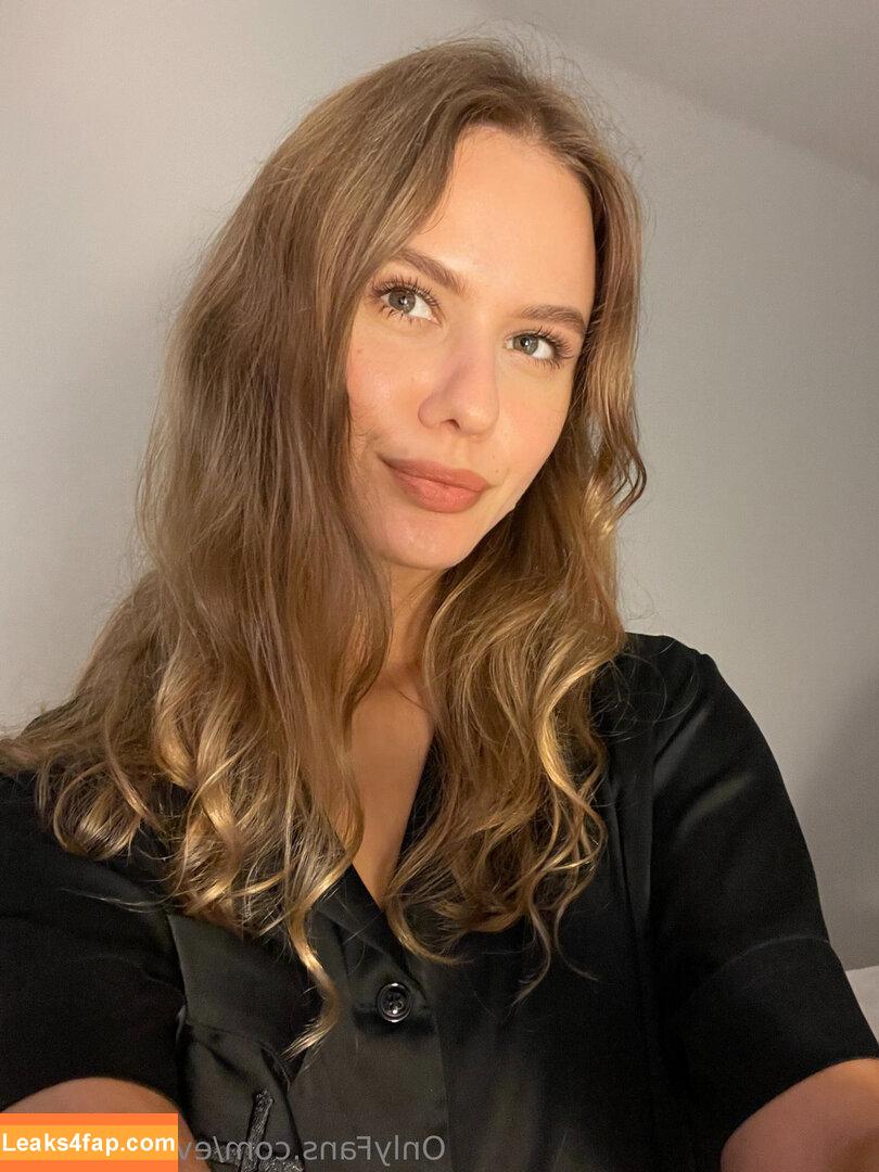 Evelyn_lovve / Frances_Fascinating / Helenvep / evelyn_love_812 leaked photo photo #0014