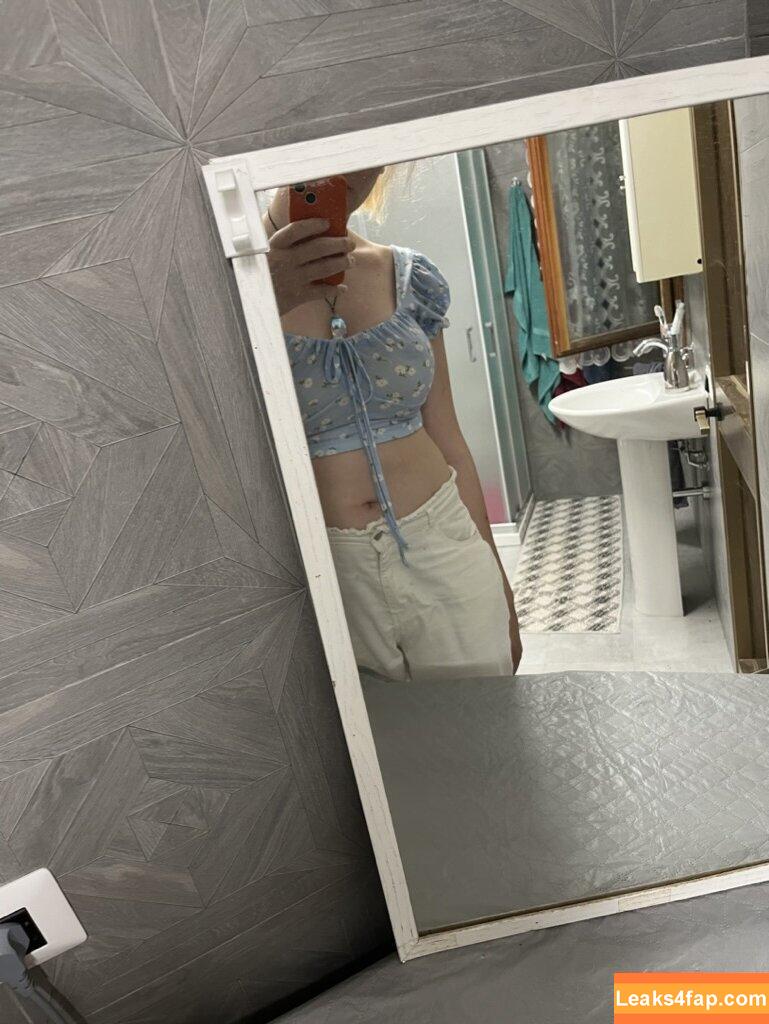 F4micom / F4mi leaked photo photo #0005