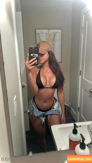 Farahdivaaa photo #0022