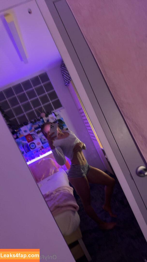 fitbby / presleyfirefly leaked photo photo #0001