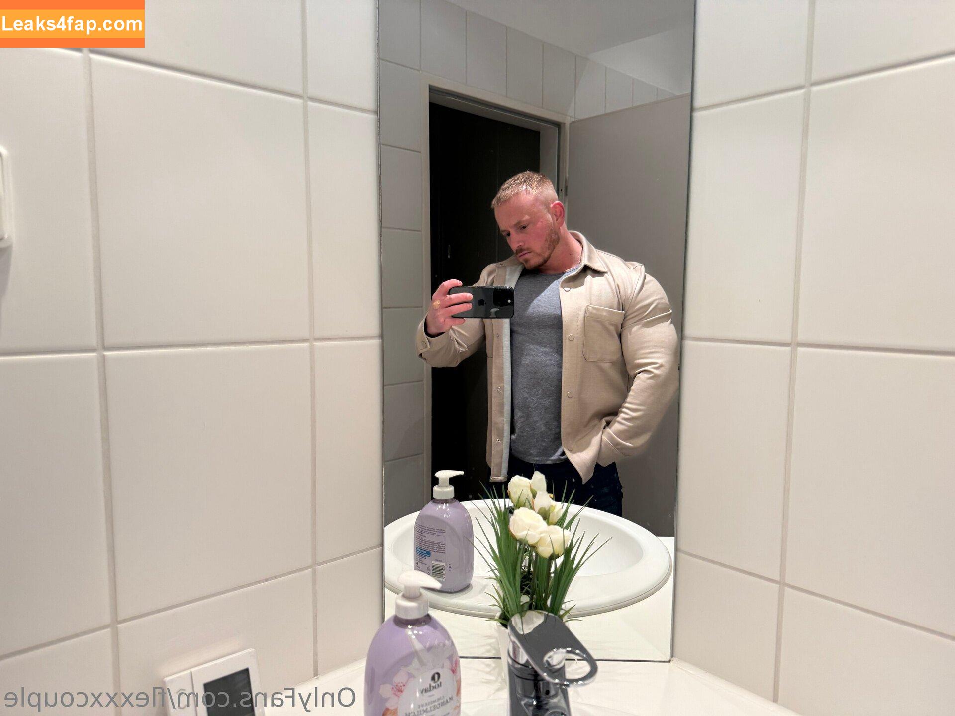 flexxxcouple /  leaked photo photo #0011