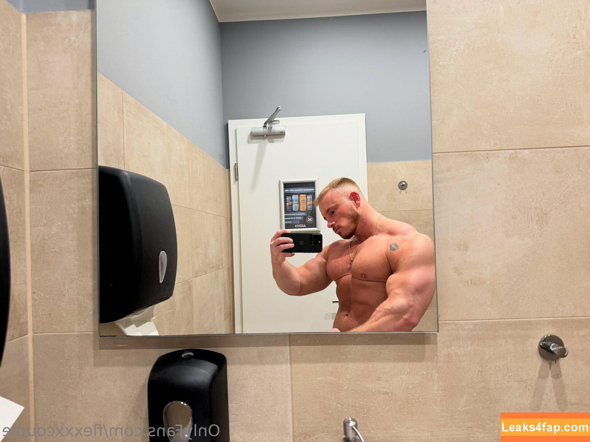 flexxxcouple /  leaked photo photo #0021