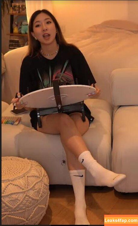 Fuslie / Leslie leaked photo photo #0235