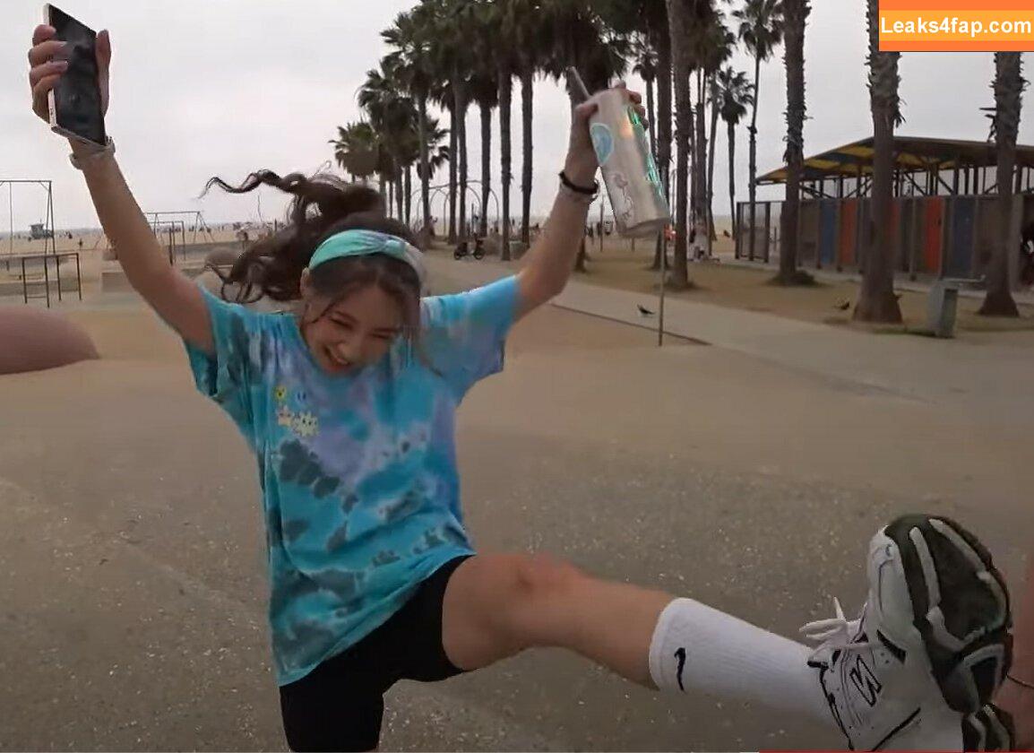 Fuslie / Leslie leaked photo photo #0302