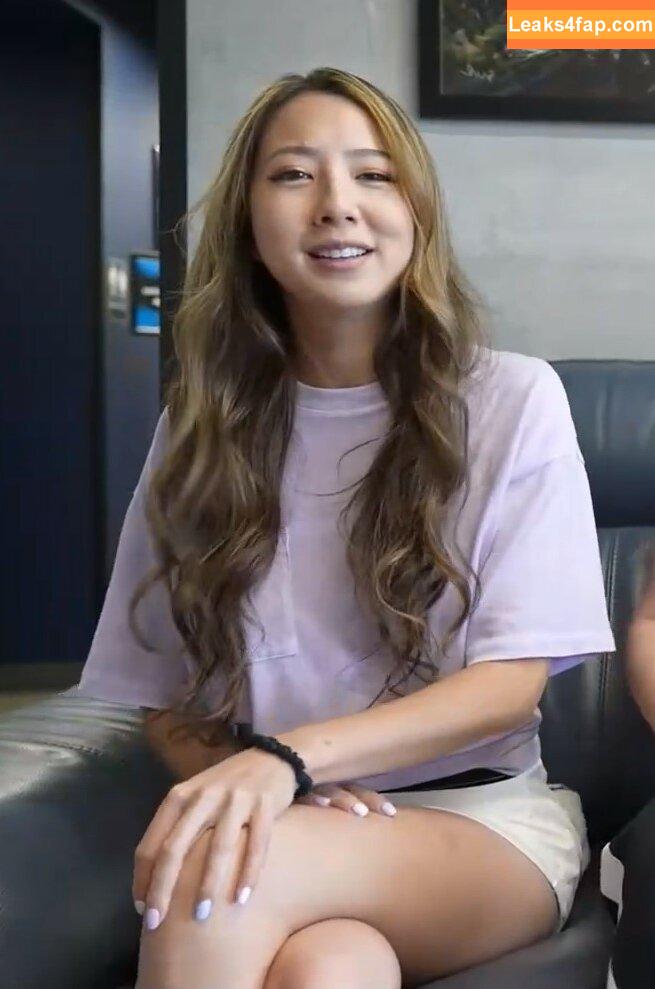 Fuslie / Leslie leaked photo photo #0379