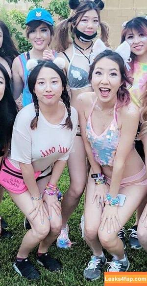 Fuslie фото #0832