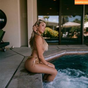 Gianna White photo #0009