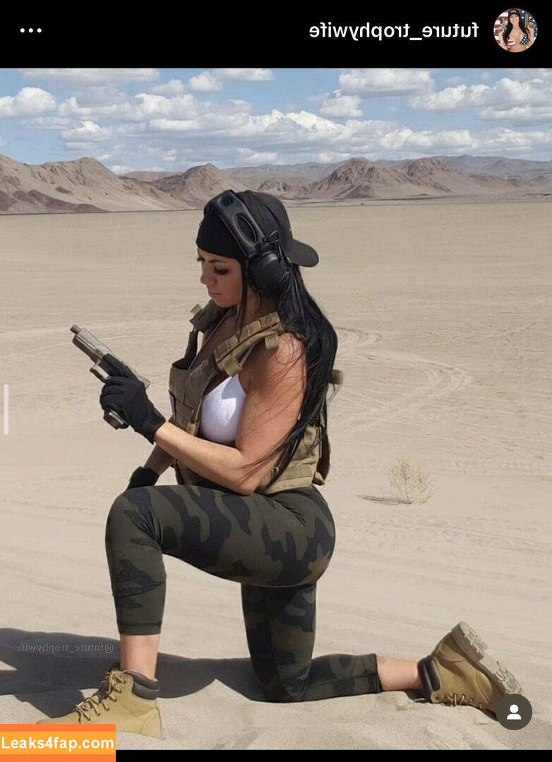 Girls With Guns / Firearms / mia.nicole.23 / wifi_diaries leaked photo photo #0070