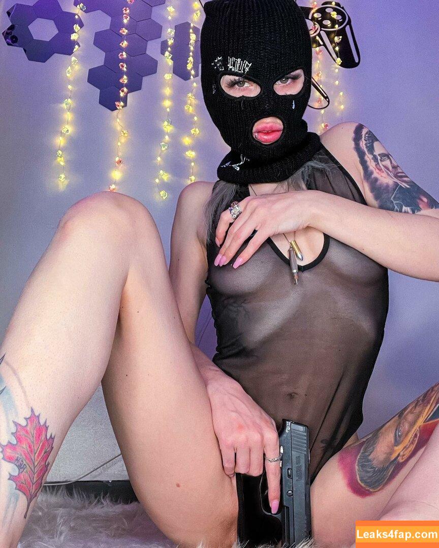 Girls With Guns / Firearms / mia.nicole.23 / wifi_diaries leaked photo photo #0114