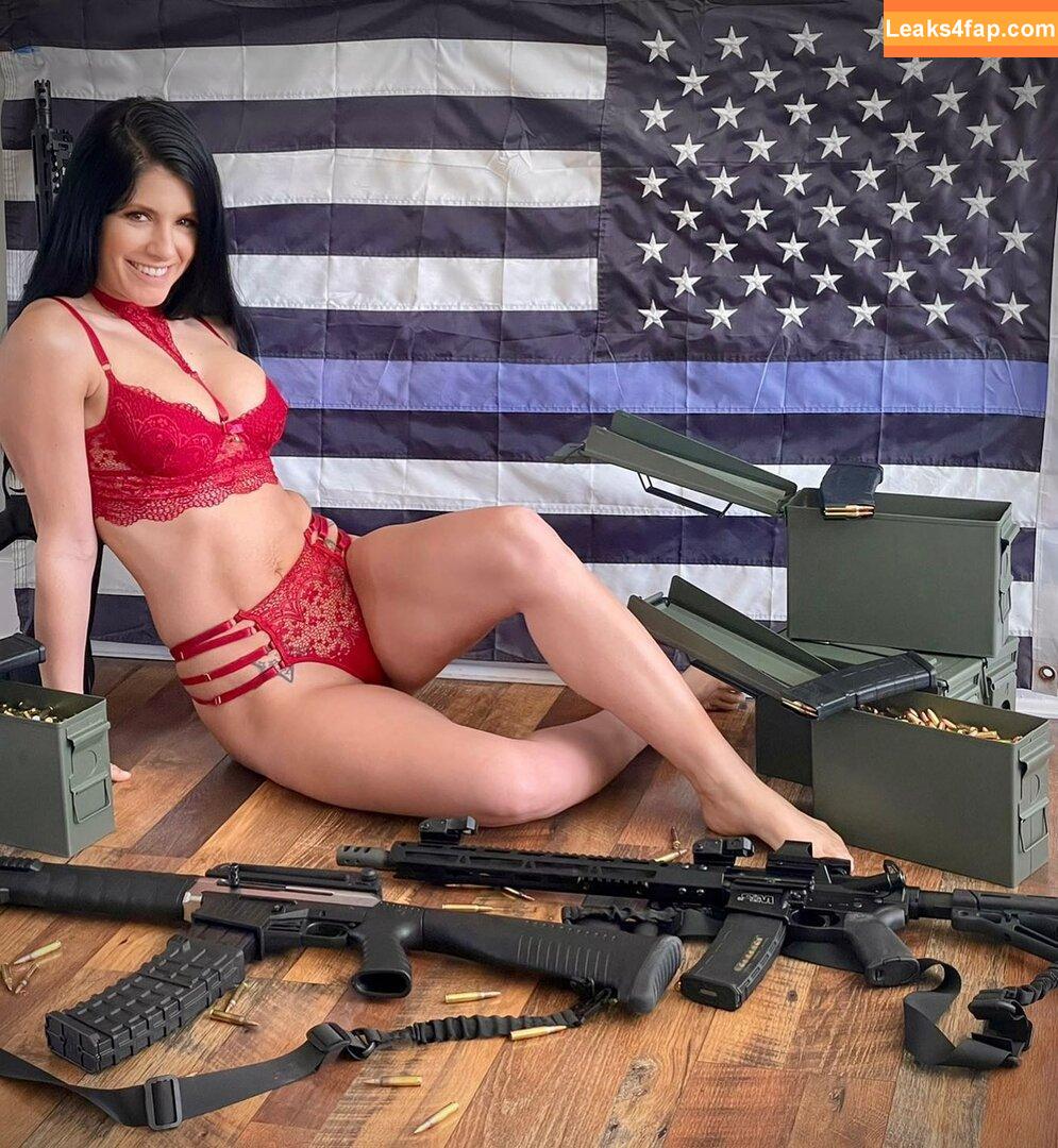 Girls With Guns / Firearms / mia.nicole.23 / wifi_diaries leaked photo photo #0185