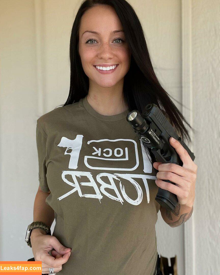 Girls With Guns / Firearms / mia.nicole.23 / wifi_diaries leaked photo photo #0247
