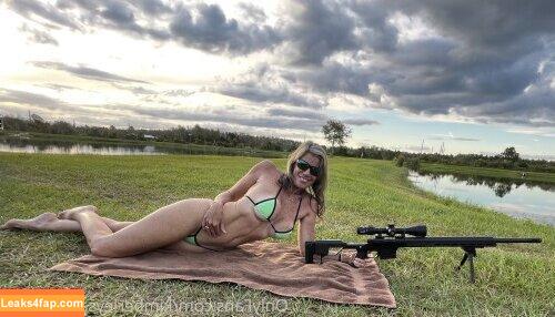 Girls With Guns / Firearms / mia.nicole.23 / wifi_diaries слитое фото фото #0276