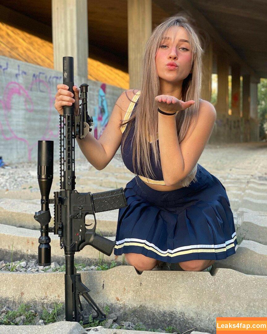 Girls With Guns / Firearms / mia.nicole.23 / wifi_diaries leaked photo photo #0342