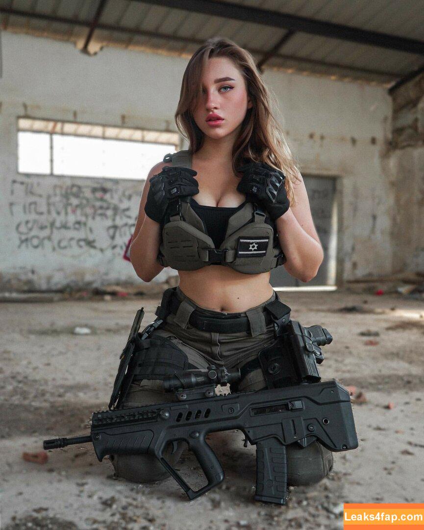 Girls With Guns / Firearms / mia.nicole.23 / wifi_diaries leaked photo photo #0349