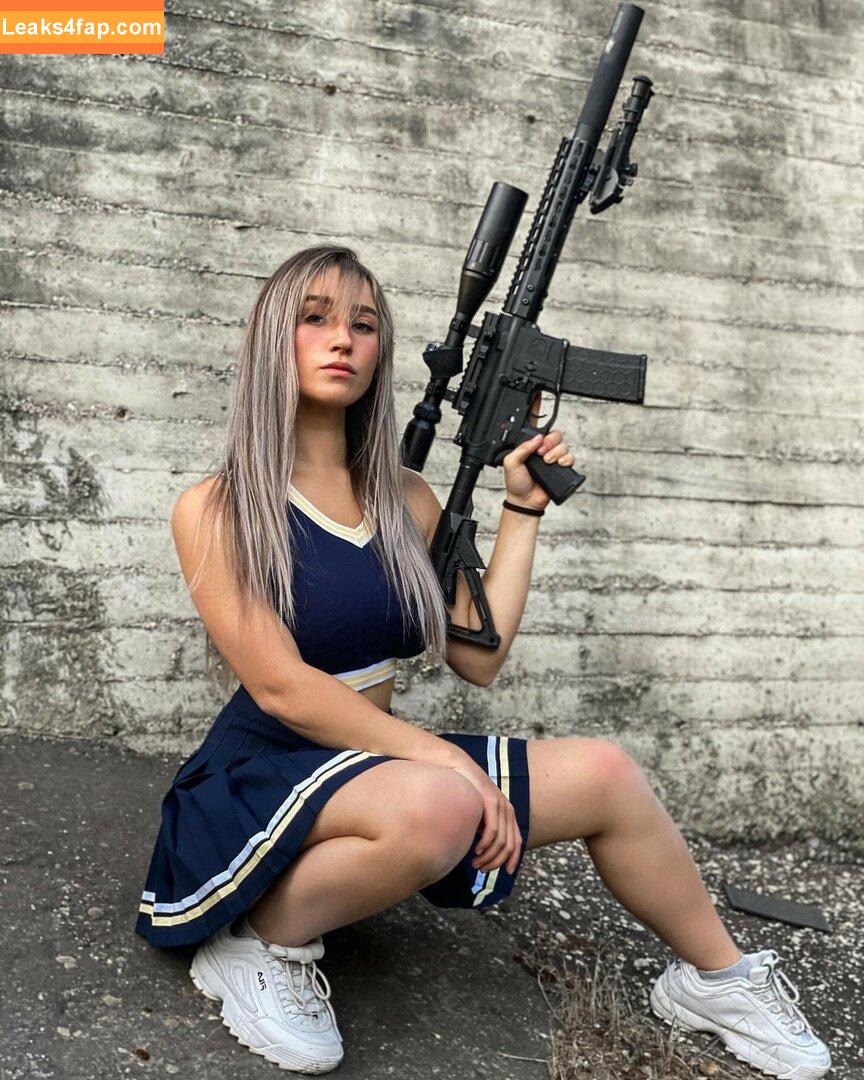 Girls With Guns / Firearms / mia.nicole.23 / wifi_diaries leaked photo photo #0360