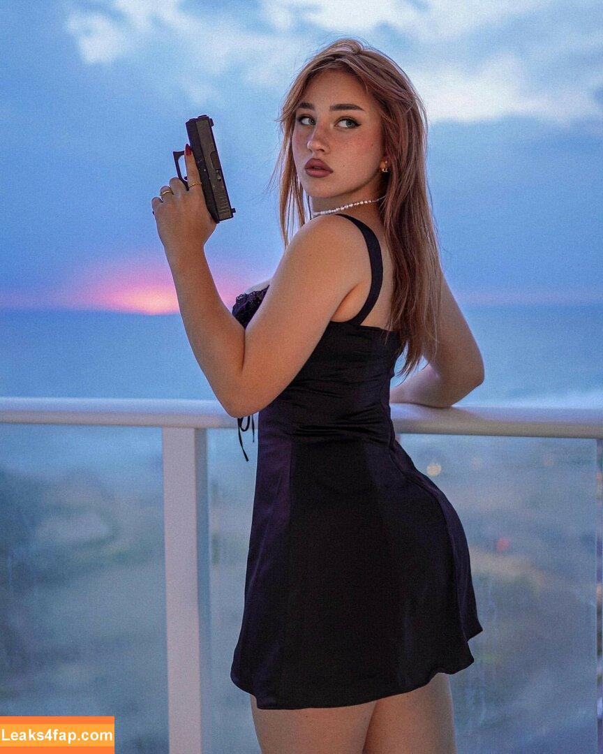 Girls With Guns / Firearms / mia.nicole.23 / wifi_diaries слитое фото фото #0365