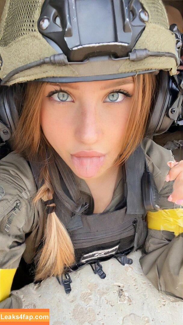 Girls With Guns / Firearms / mia.nicole.23 / wifi_diaries leaked photo photo #0381