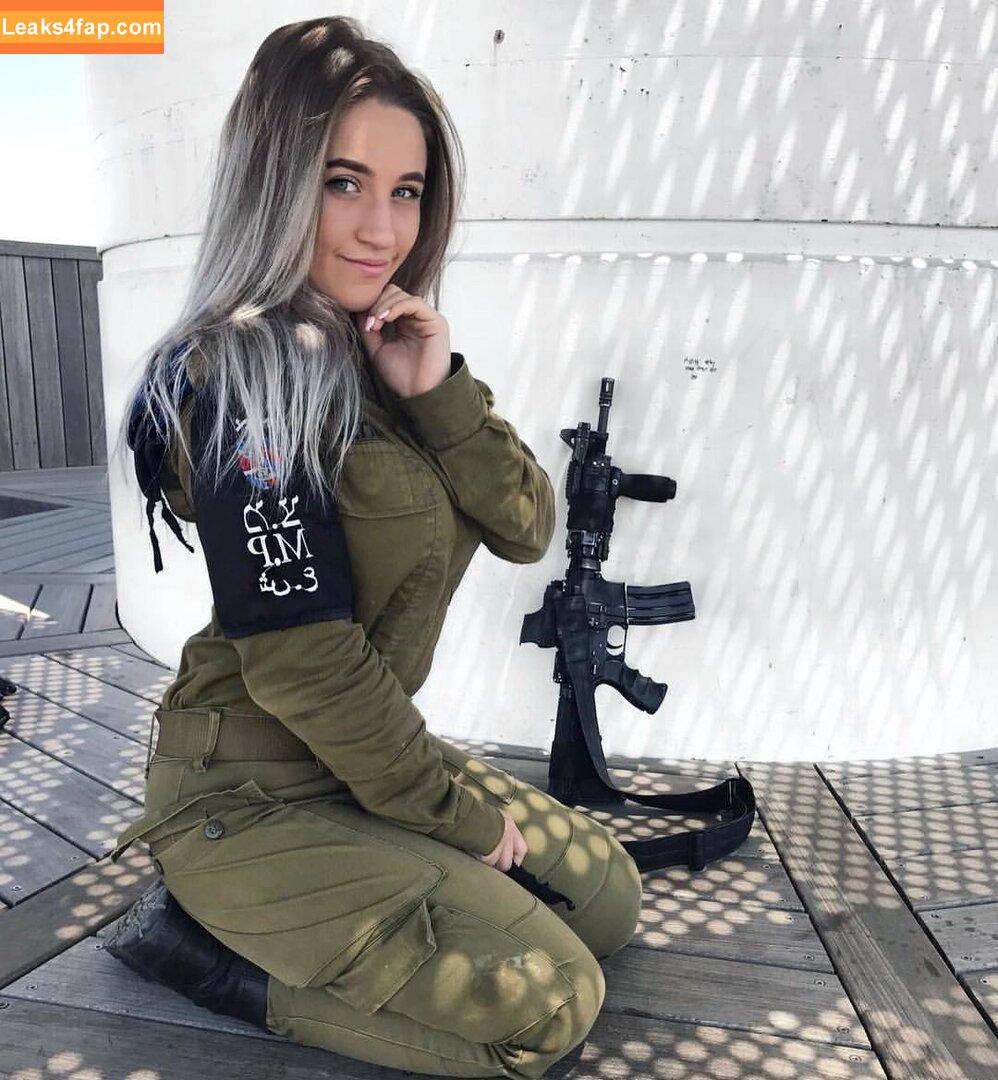 Girls With Guns / Firearms / mia.nicole.23 / wifi_diaries слитое фото фото #0382