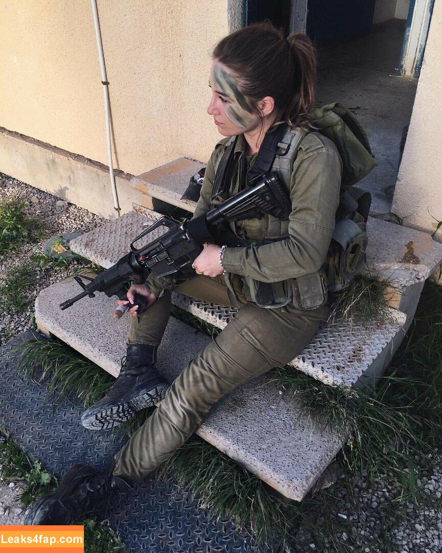Girls With Guns / Firearms / mia.nicole.23 / wifi_diaries слитое фото фото #0398