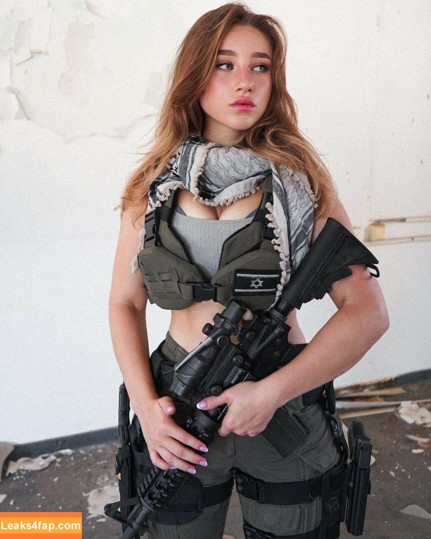 Girls With Guns / Firearms / mia.nicole.23 / wifi_diaries leaked photo photo #0414