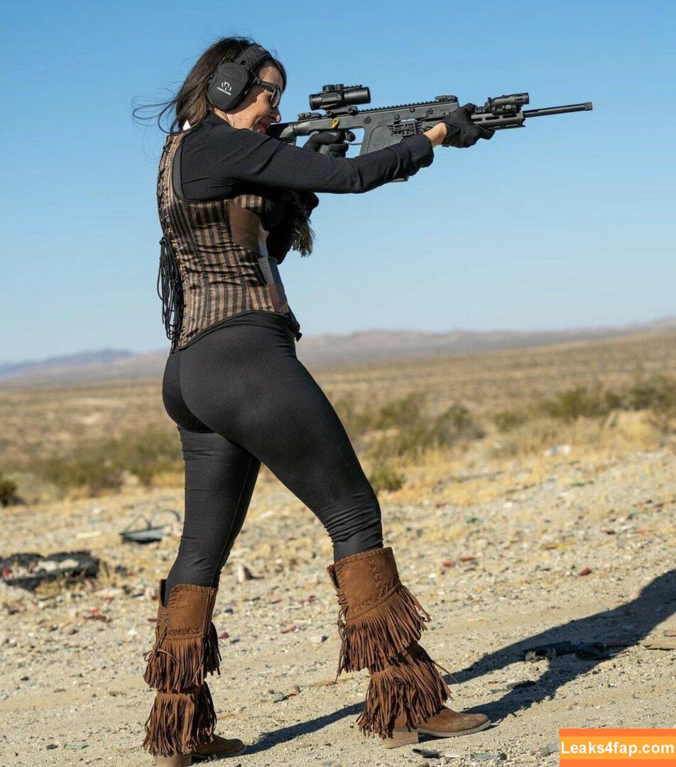 Girls With Guns / Firearms / mia.nicole.23 / wifi_diaries leaked photo photo #0508