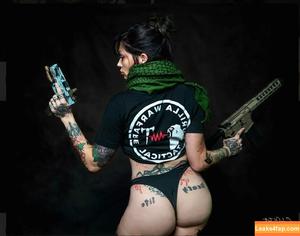 Girls With Guns photo #0305