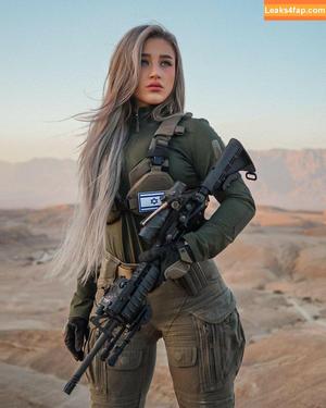 Girls With Guns photo #0325