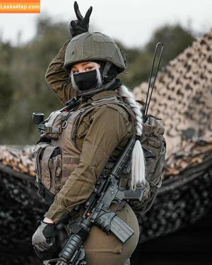 Girls With Guns photo #0329
