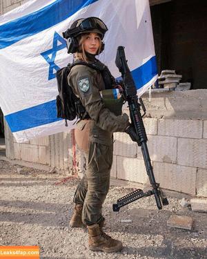 Girls With Guns photo #0380