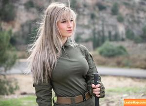 Girls With Guns photo #0385