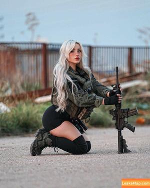 Girls With Guns photo #0389
