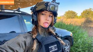 Girls With Guns photo #0397