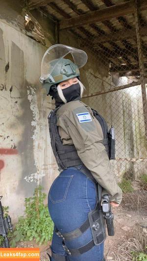 Girls With Guns photo #0416