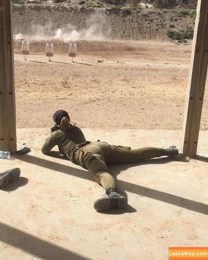 Girls With Guns photo #0420