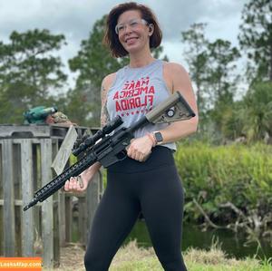 Girls With Guns photo #0430