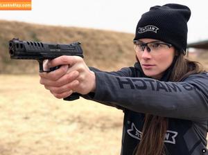 Girls With Guns photo #0442
