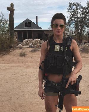 Girls With Guns photo #0450