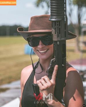 Girls With Guns photo #0452