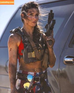 Girls With Guns photo #0459