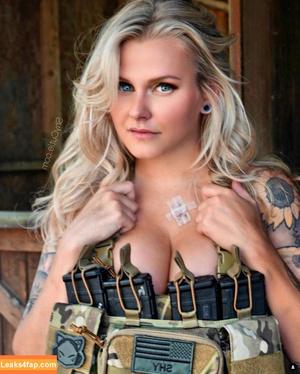Girls With Guns photo #0477