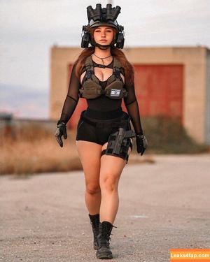 Girls With Guns photo #0515